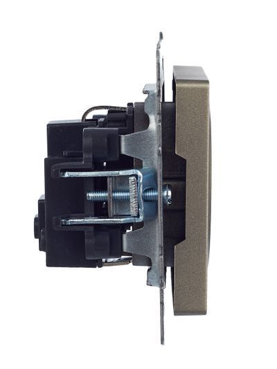 BRITE Розетка 1-местная с заземлением с защитными шторками 16А РС14-1-0-БрШ шампань IEK