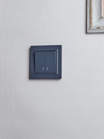 BRITE Выключатель 2-клавишный с индикацией 10А ВС10-2-1-БрМ маренго IEK