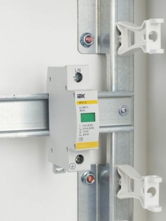 KARAT Ограничитель импульсного перенапряжения ОПС1-D 1P In=5кА Un=230В Im=10кА IEK